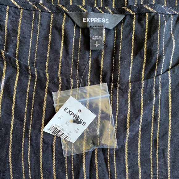 Express Black and Gold Blouse - Picture 2 of 6